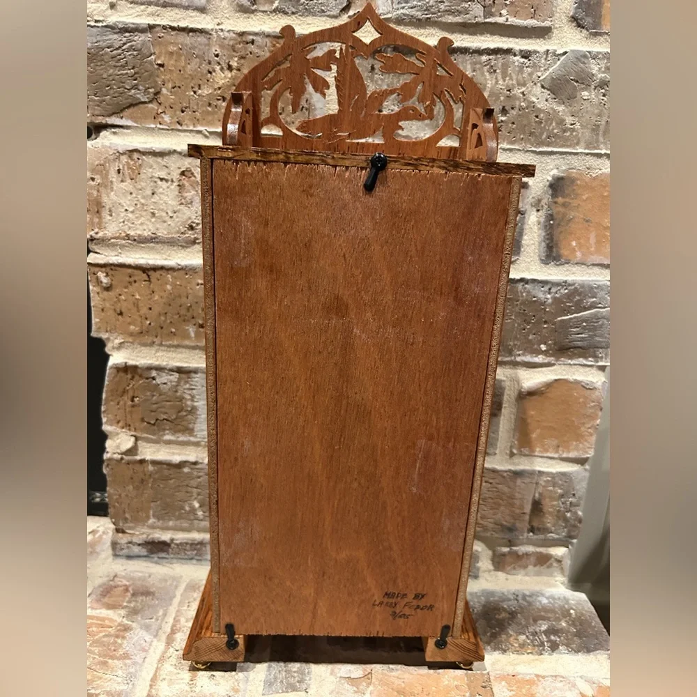Elegant Brown Wooden Mantel Clock